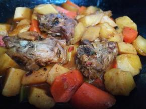 煮至肉软烂土豆熟 收一下汁即可