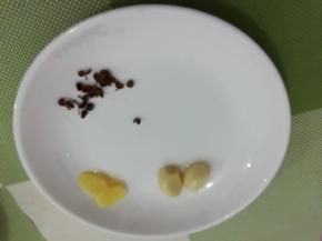 准备蒜姜和花椒