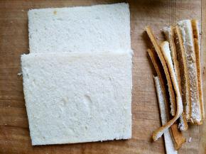 土司两片切去四个边