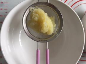 过筛取出258克土豆泥