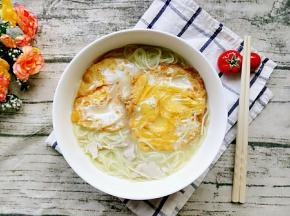 煮好装碗，趁热吃效果更好哦