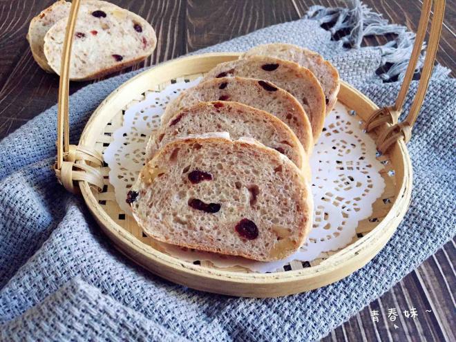 全麦蔓越莓核桃软欧