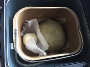 发酵好面团是原来两倍大