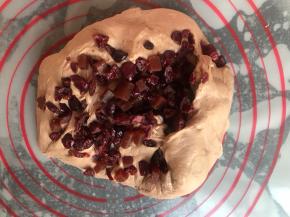 放入面团中，揉匀