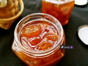 趁热装瓶，然后倒扣，有起真空的作用哦