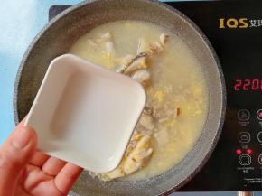 .加入淀粉水煮开