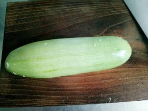 西葫芦去掉头尾的蒂和根