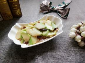 摆盘，一道香辣酸脆的醋溜西葫芦就好了