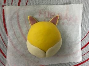 放在头部上面做成狗狗的耳朵。
