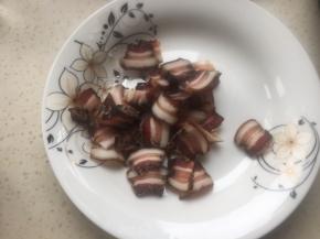 酱肉也洗净切好