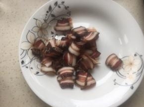 酱肉也洗净切好