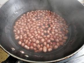 大火煮开在小火慢煮到熟