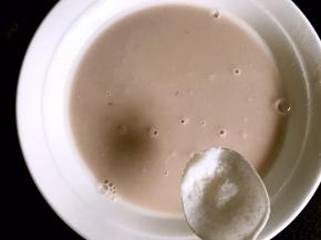 加入适量盐拌匀