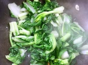 快速翻炒均匀，离火，装盘
