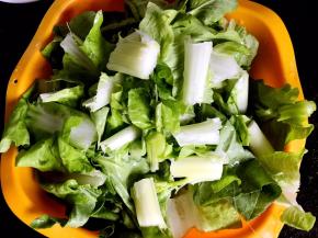 菜苔摘洗干净，沥水