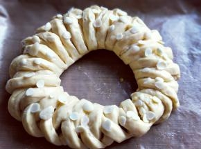 再撒上杏仁片。