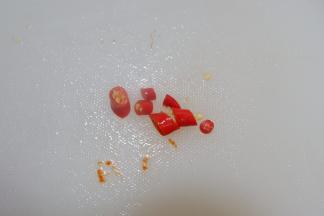 小米椒切成圈