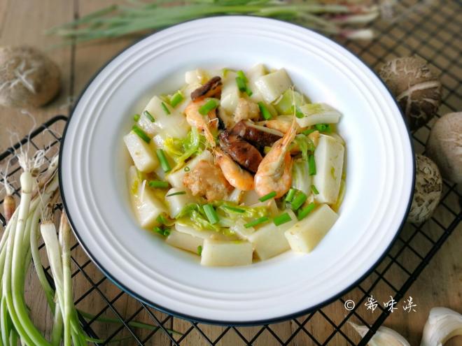 鲜虾白菜香菇烩年糕