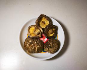 准备香菇五朵