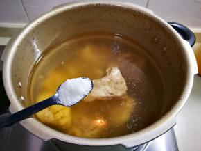 关火等高压锅排掉气放适量盐烧开静置一小时入味