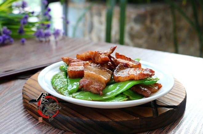 五花肉炒荷兰豆