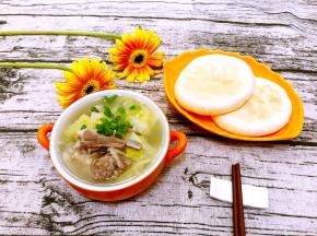 再搭配上白吉馍，味道棒棒哒