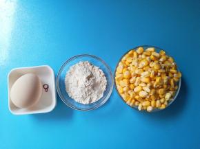 食材准备:玉米粒150克、鸡蛋1枚、面粉30克