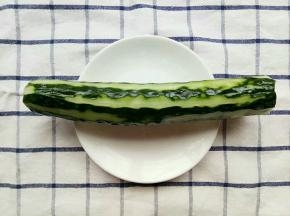 青瓜皮稍微削削没那么硬