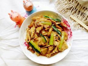 煮好出锅装盘子