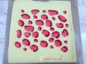 晾凉翻面，揭去油布；