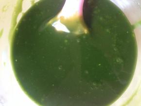 可以用搅拌棒打一下 如果泡沫过多 可以过筛