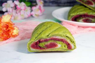 烤好的软欧出炉后会有些塌，这是正常情况，大家不要担心