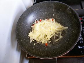 加入土豆丝