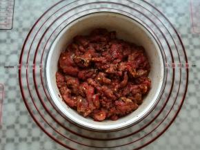 所有的食材混合均匀后盖上保鲜膜冷藏过夜（中途出门一趟，多放了一天）