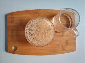虾皮用清水浸泡30分钟