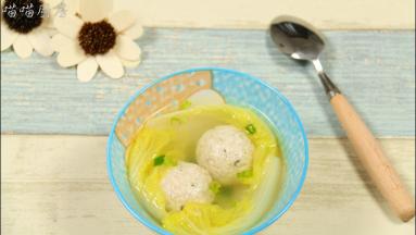 老人小孩都很适合的一款丸子，在家做起来。