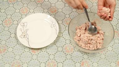 肉丸带有粘稠性后。