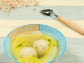 豆腐丸子汤，清甜不油腻。