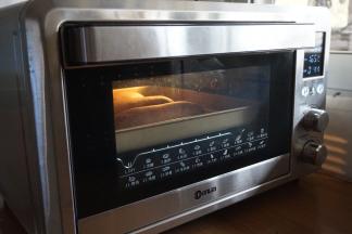 东菱K40C烤箱预热165度，中下层，烘烤15分钟