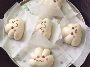 发好的面团，直接开中小火蒸18分钟，关火后焖5分钟再开锅
