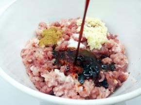 加生抽20克（不喜欢生抽味的，可以减少生抽的量，细盐多加一点）