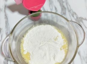 加入普通面粉。