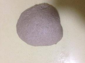 揉成团  加入盐