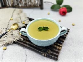 结束后加入细砂糖，搅拌均匀即可。(如果你不喜欢渣渣的感觉，那么你可以选择过滤一下哈！)