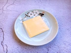 准备1张芝士片。