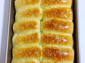 出炉后及时脱模晾凉，放在保鲜袋中室温保存即可。