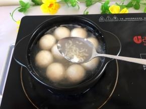 加入半碗酒酿中火