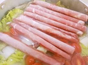 放入肥牛