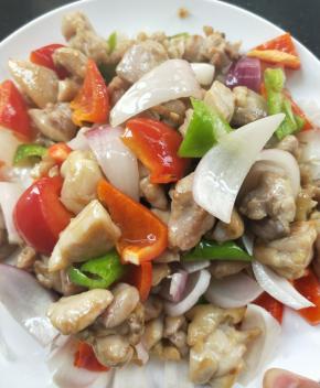 迅速翻炒均匀，即可盛盘备用。