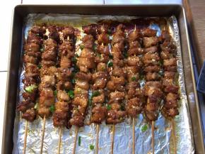 出炉后撒上白芝麻和香葱